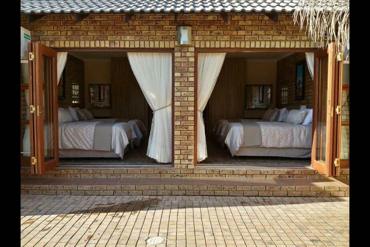 Twins Guest House Astoni Vanderbijlpark Exterior photo